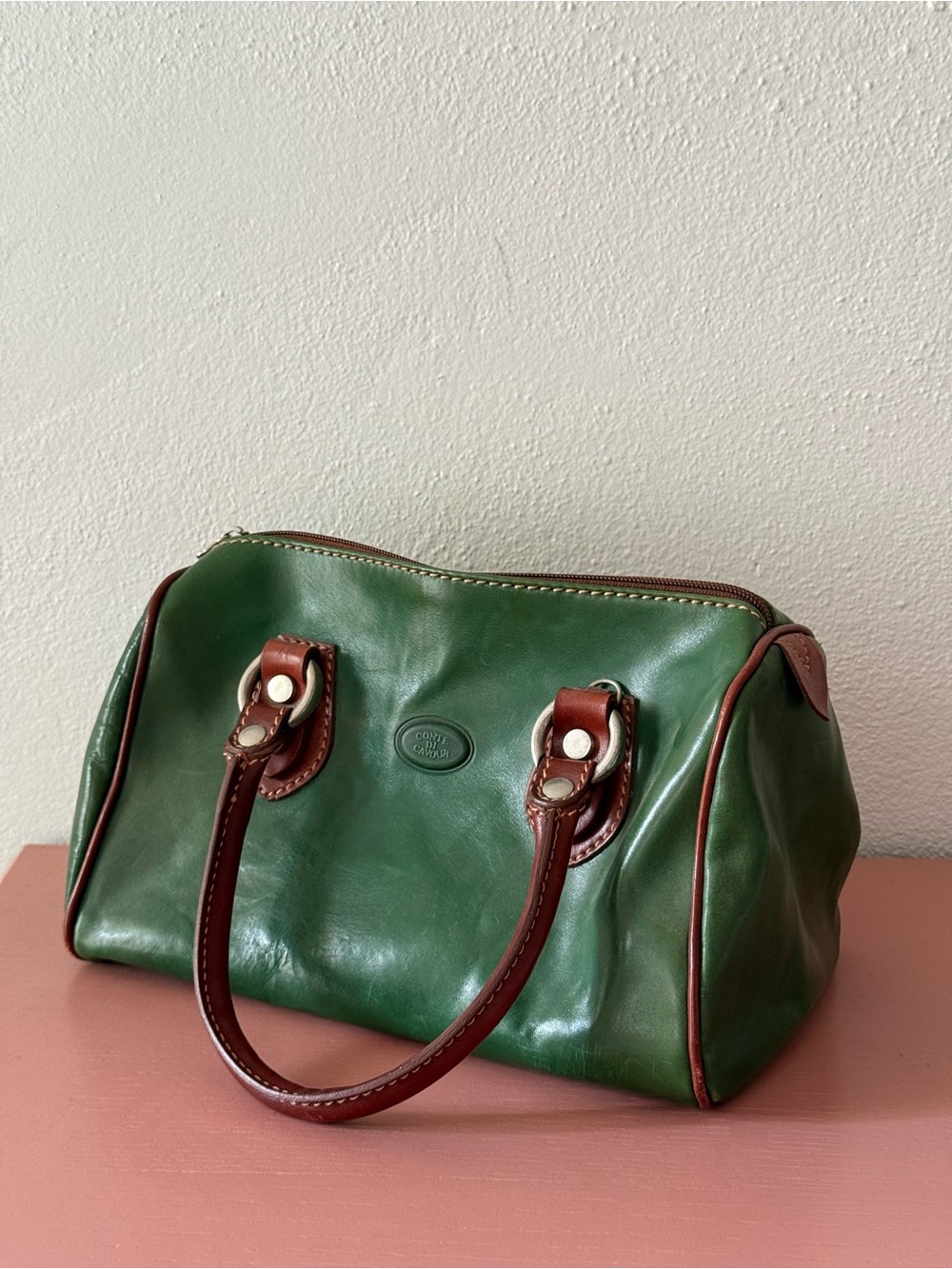 Conte di cavour Italian leather barrel bag